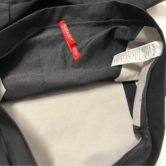 Spanx Oncore Sculpting Highwaisted Mid-Thigh Short Black Size 1X - Picture 5 of 11